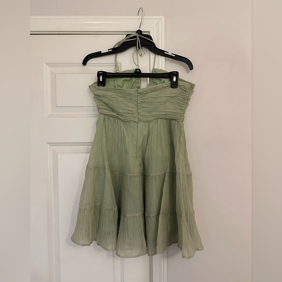 Pale Green Flowy Halter Neck Mini Dress - Picture 5 of 6